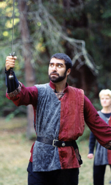 Barzin Akhavan in Henry IV, part one.