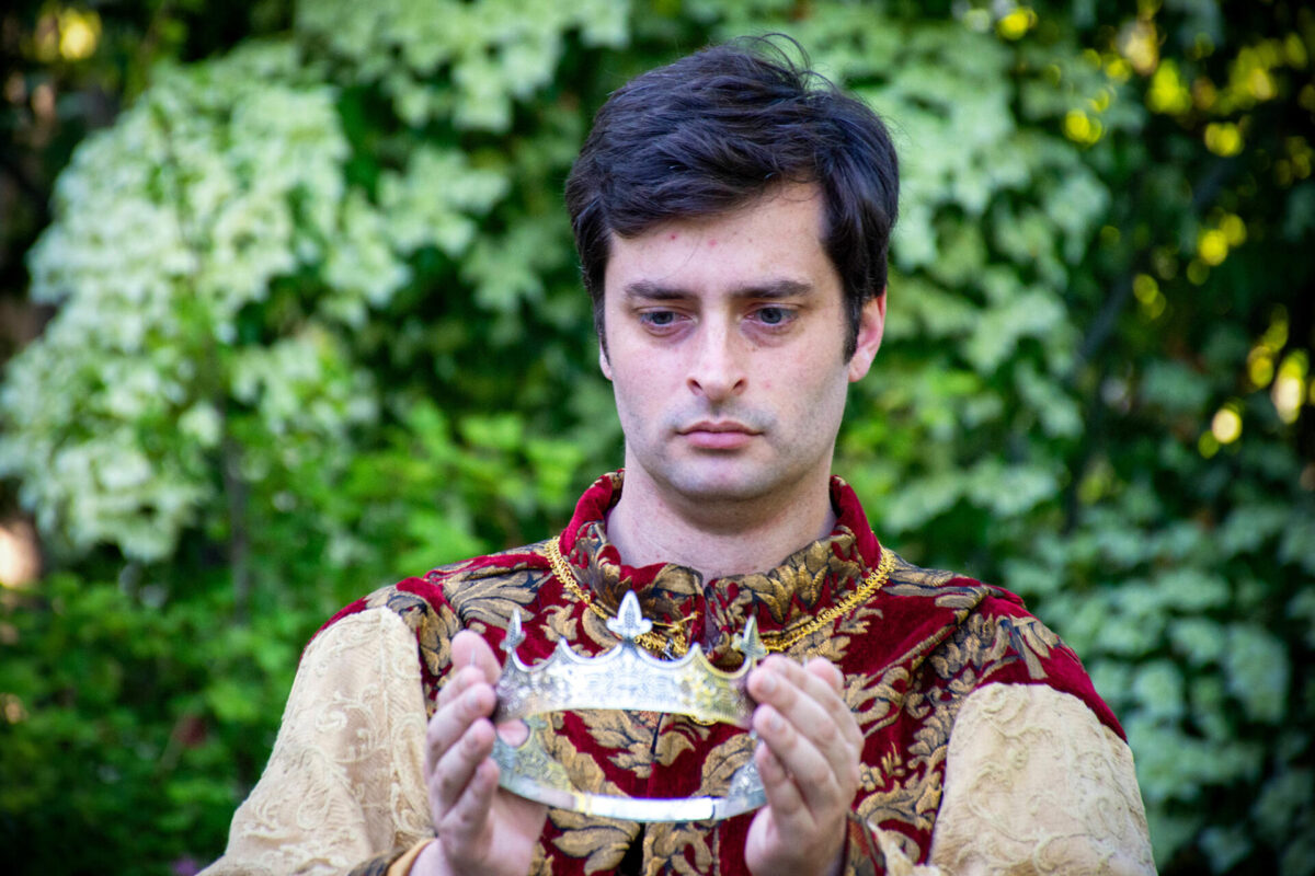 Matthew Fisher as King Henry VI. Photo by Ken Holmes