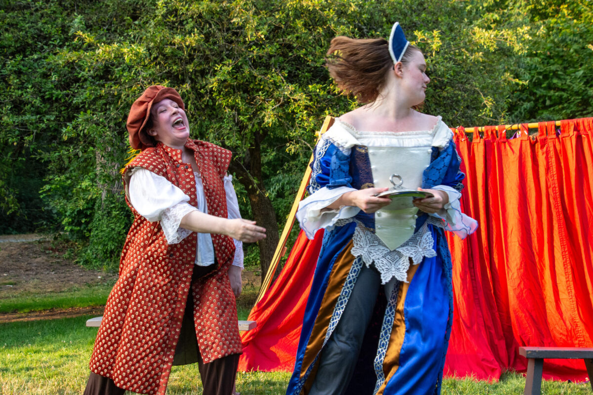 Lauren Erwin, Katie Dreesen. Photo by Ken Holmes.