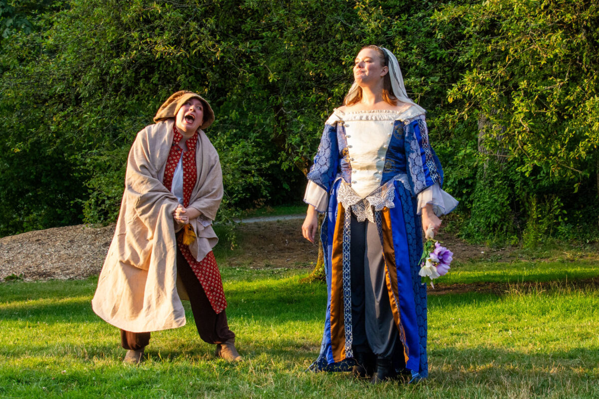 Lauren Erwin, Katie Dreesen. Photo by Ken Holmes.